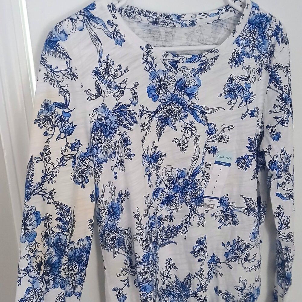 Women's Blue Sol Long Sleeve Floral Top.